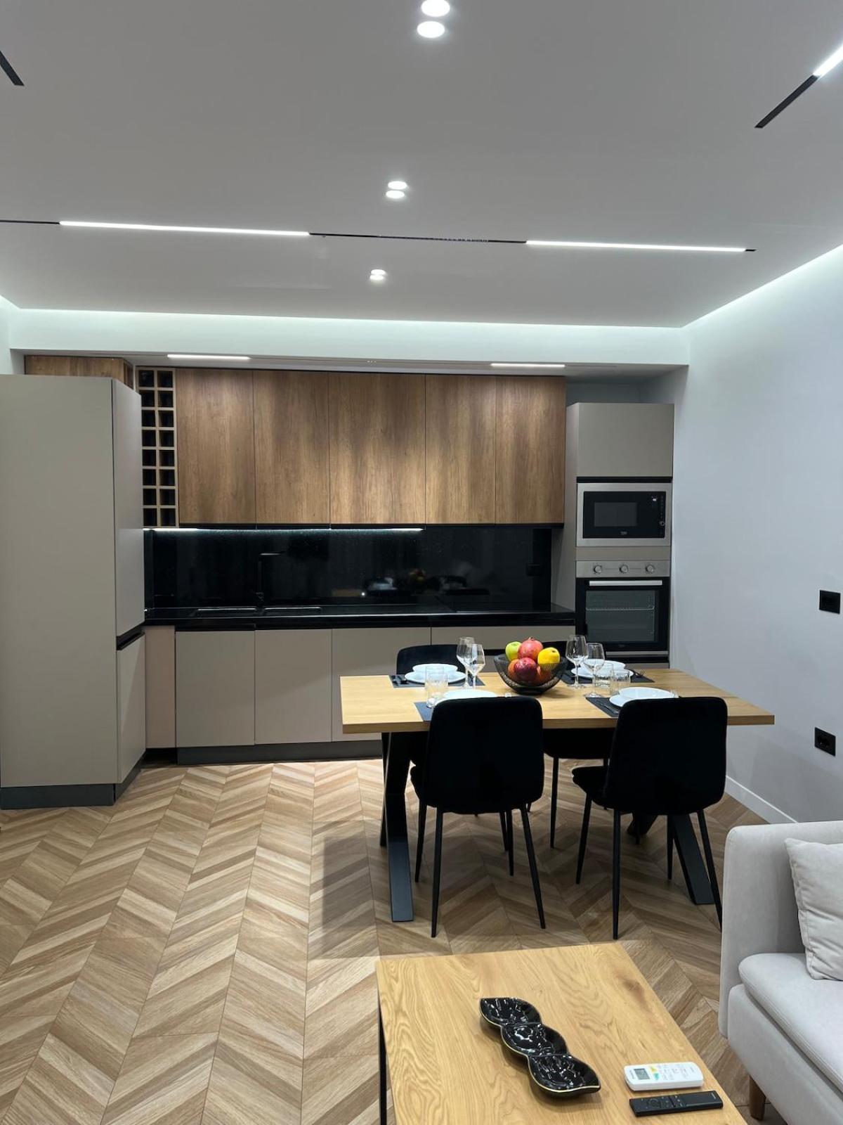 7 Floor Luxury